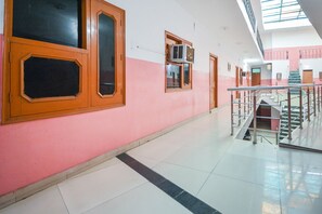 Lobby - SPOT ON 36686 Hotel Om Shanti Palace (Chandigarh)