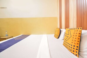 Bed sheets - SPOT ON 36686 Hotel Om Shanti Palace (Chandigarh)