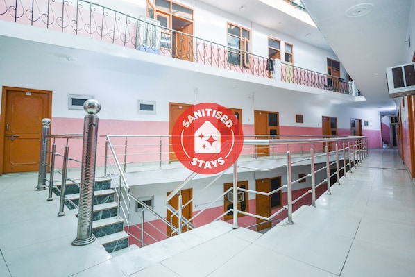 Lobby - SPOT ON 36686 Hotel Om Shanti Palace (Chandigarh)