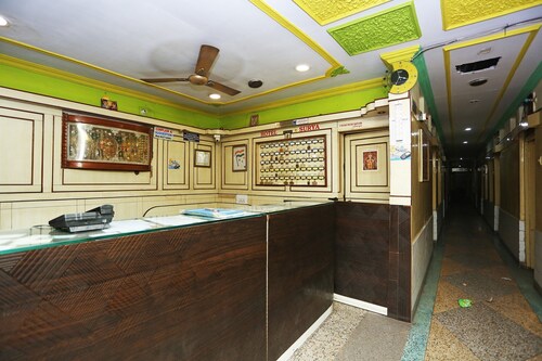 SPOT ON 40303 Hotel Surya