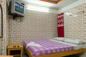 Bed sheets - SPOT ON 41410 Perfect Guest House (Chennai)
