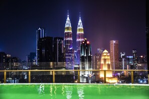Indoor pool, outdoor pool - OHO Suites KLCC Setia Sky (Kuala Lumpur)