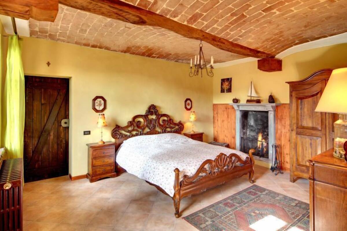 Apartment, 3 Bedrooms | Iron/ironing board, free cots/infant beds, rollaway beds, free WiFi