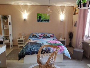 Chambre Double (Zen) | Chambres insonorisées, Wi-Fi gratuit, draps fournis