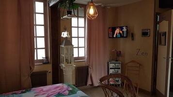 Double Room (Zen) | Soundproofing, free WiFi, bed sheets