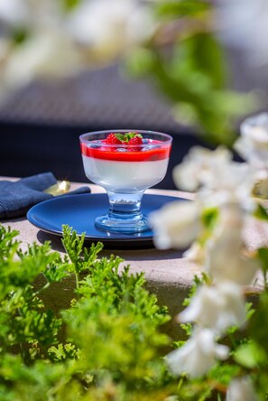 Breakfast, lunch and dinner served