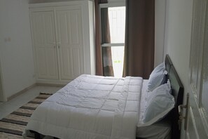 Comfort Villa, 6 Bedrooms | 1 bedroom, blackout drapes, iron/ironing board, free WiFi - Résidence Akwaba T7 (Abidjan)