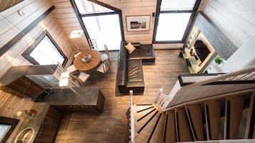 Duplex Cottage | Vardagsrum | Tv och eldstad