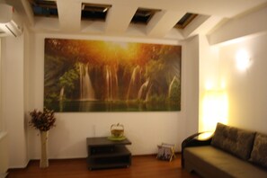 Apartment, 2 Bedrooms | In-room safe, blackout curtains, soundproofing, free WiFi - Vila Ana (Bucharest)