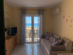 Apartment, 1 Bedroom | Living area
