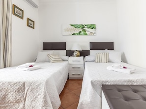 1 bedroom, iron/ironing board, Internet, bed sheets