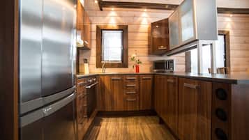 Duplex Cottage | Eigene Küche | Großer Kühlschrank, Mikrowelle, Ofen, Herdplatte