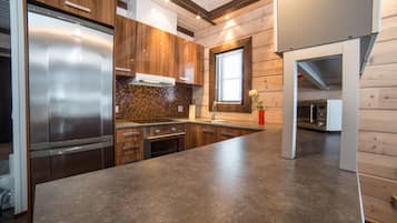 Duplex Cottage | Setrika/meja setrika, tempat tidur bayi gratis, dan Wi-Fi gratis