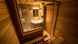 Duplex Cottage | Bathroom | Shower, hair dryer