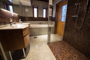 Cottage, 4 kamar tidur | Kamar mandi | Bathtub dan shower terpisah, pengering rambut, dan handuk