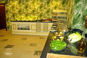 Free daily buffet breakfast