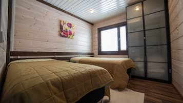 Duplex Cottage with Sauna, 3 Bedrooms | 3 bedrooms, iron/ironing board, free cots/infant beds