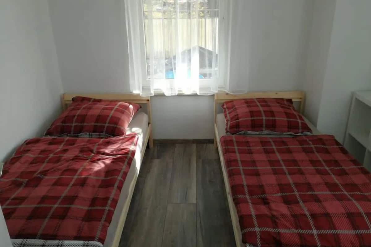 Iron/ironing board, free WiFi, bed sheets