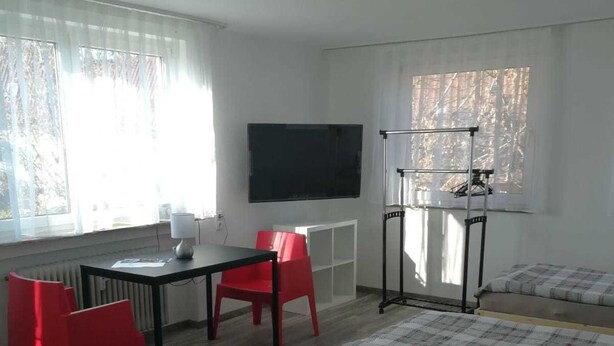 Room - Haupt 3 - Hostel (Eningen)