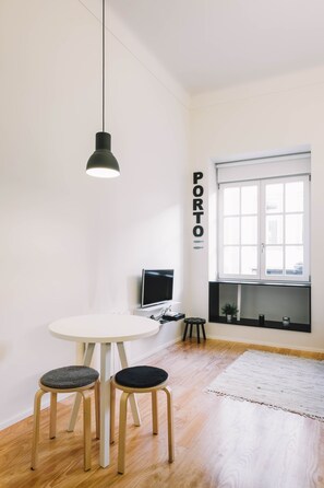 Apartment, 1 Bedroom (Guindais Apartment) | Living area | Flat-screen TV - ORM- Saraiva de Carvalho apartments (Porto)