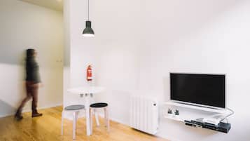 Apartment, 1 Bedroom (Guindais Apartment) | Living area