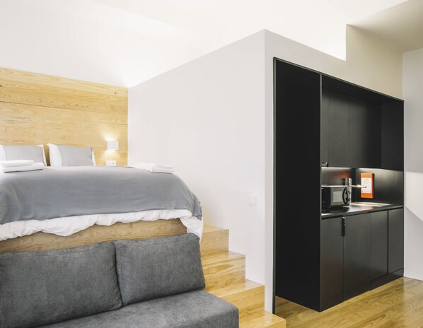 Apartment, 1 Bedroom (Guindais Apartment) | Iron/ironing board, cots/infant beds, free WiFi, bed sheets - ORM- Saraiva de Carvalho apartments (Porto)