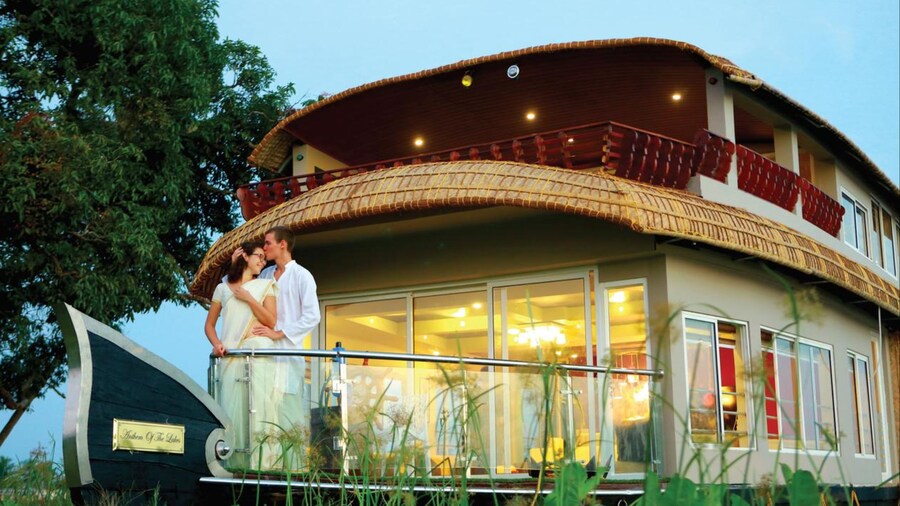 Indiavacationz Houseboat