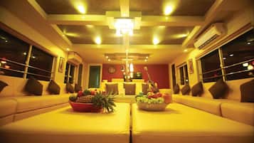 Bar lounge