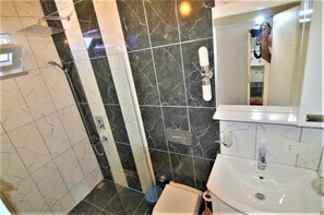 Villa, 2 Bedrooms | Bathroom | Bathtub