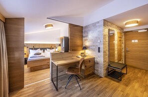 Junior Suite | 1 bedroom, hypo-allergenic bedding, in-room safe, desk