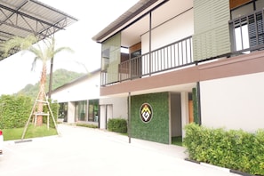 Exterior - MG Thungsong (Thung Song)