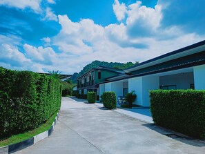 Property grounds - MG Thungsong (Thung Song)