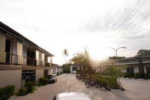 Exterior - MG Thungsong (Thung Song)