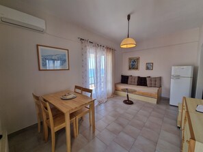 Comfort Apartment, 1 Bedroom | Living area