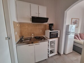 Comfort Apartment, 1 Bedroom | Private kitchen