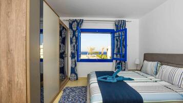 4 slaapkamers, een bureau, geluiddichte muren