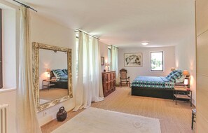 4 chambres, lit parapluie, Wi-Fi gratuit, draps fournis