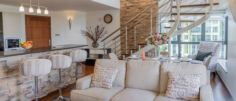 复式 | 起居区 | 平板电视