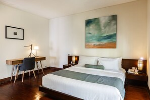 2 soveværelser, pengeskab på værelset, skrivebord, Wi-Fi