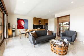 Smart-tv, dvd-afspiller, videobibliotek, printere