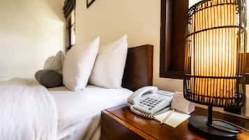2 bedrooms, in-room safe, desk, WiFi