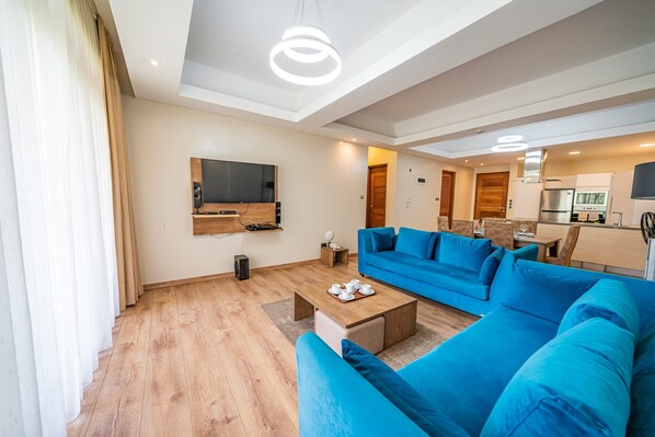 Leilighet, 2 soverom | Oppholdsområde | Flatskjerm-TV