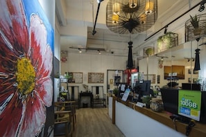 Quầy tiếp tân