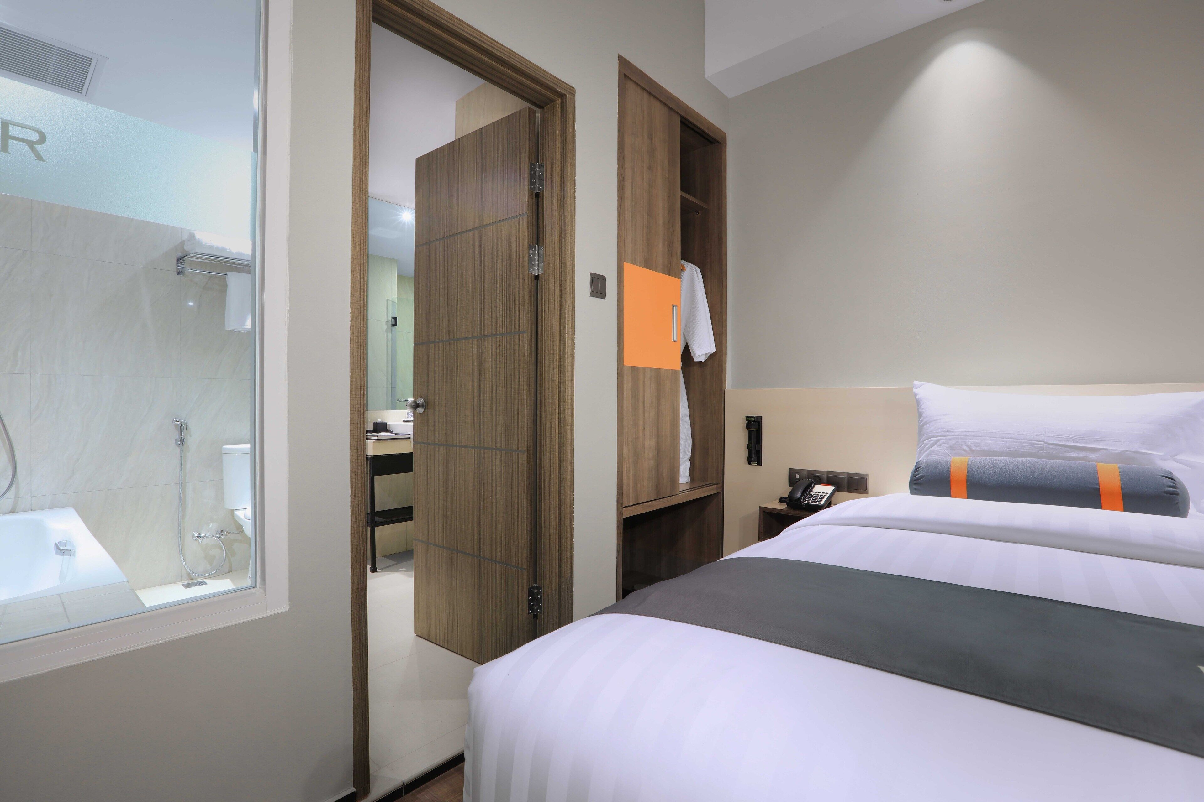 Foto - Harper Wahid Hasyim Medan by ASTON