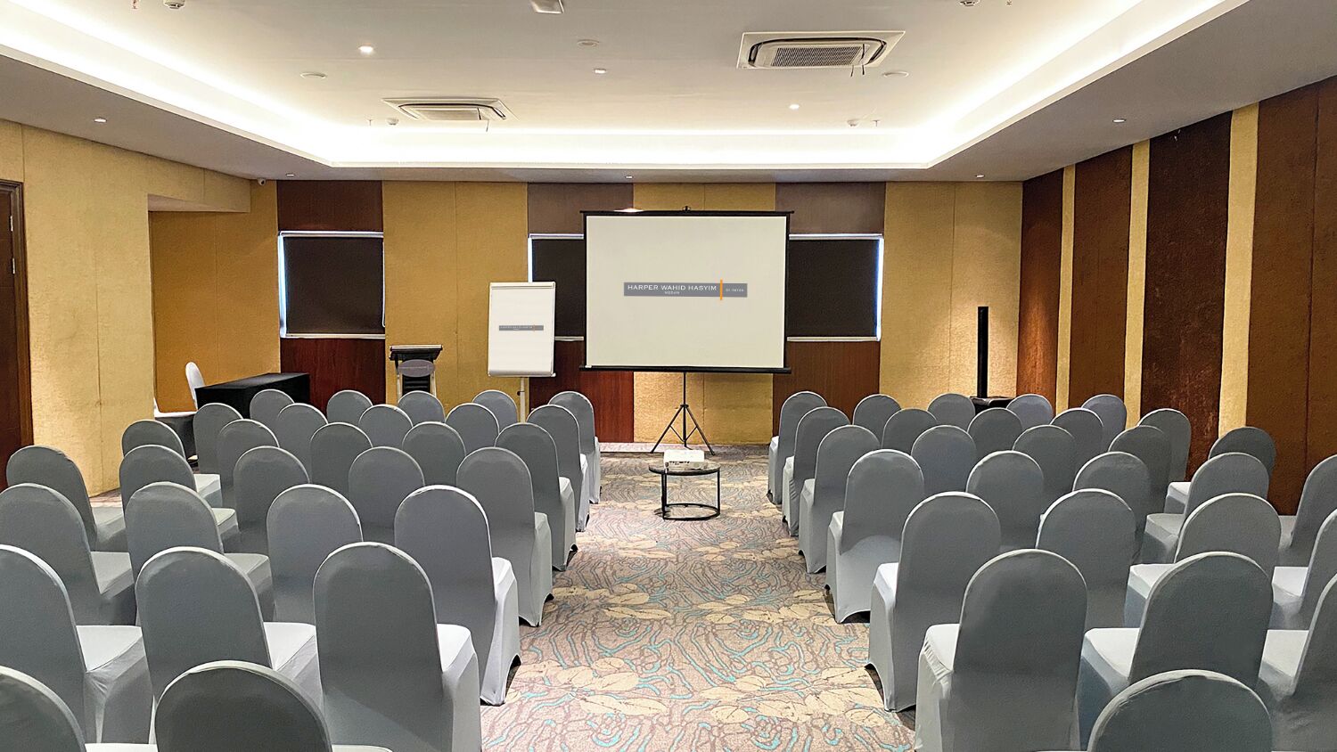 Foto - Harper Wahid Hasyim Medan by ASTON