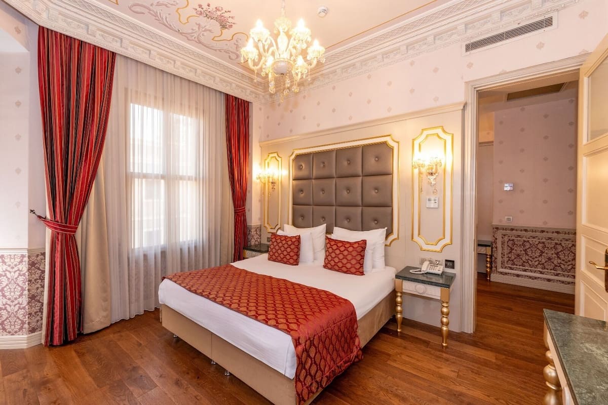 Exclusive Suite, Non Smoking, City View | 1 bedroom, Egyptian cotton sheets, premium bedding, down comforters
