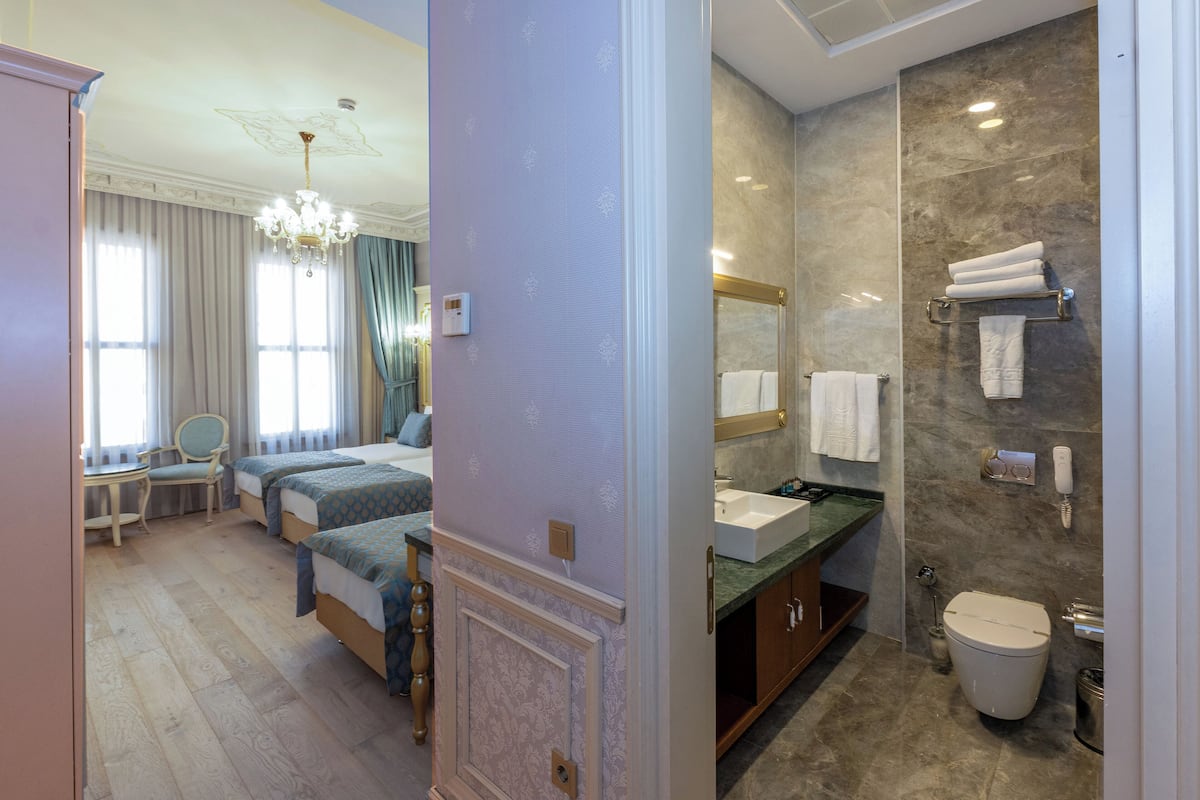 Deluxe Triple Room