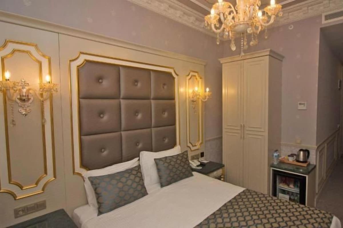 Egyptian cotton sheets, premium bedding, down comforters