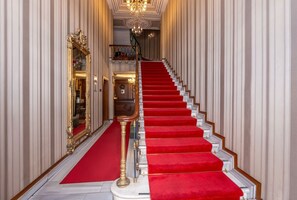 Reception - Meserret Palace Hotel (Istanbul)