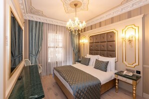 Egyptian cotton sheets, premium bedding, down comforters - Meserret Palace Hotel (Istanbul)